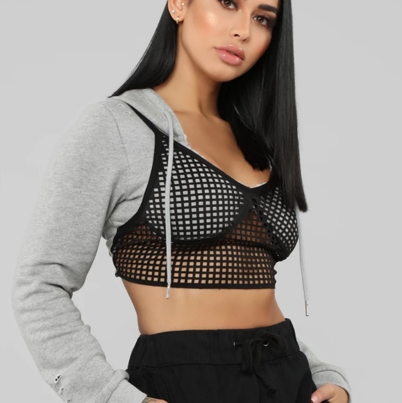 Fashion Nova Tops - 🔥Fashion Nova" Get Familiar" Cropped Sweatshirt